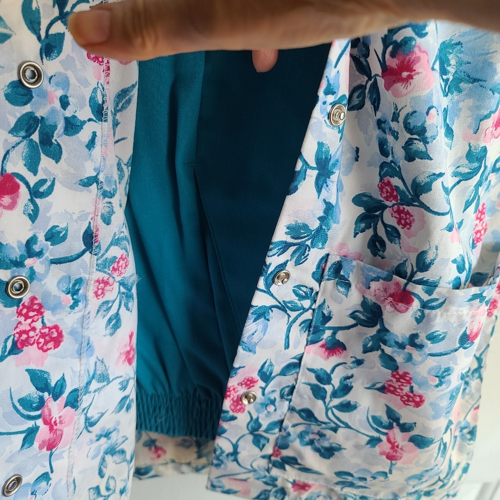 Scrub Sets Bundle 4 Sets Plus Top & Labcoat - image 6